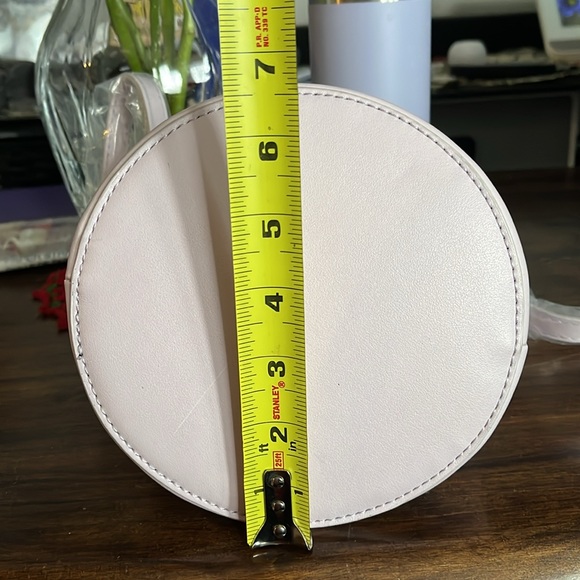 Malibu Skye lavender small bucket purse - Picture 10 of 11